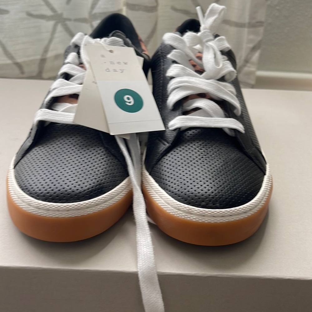 New with tags- a new day shoes